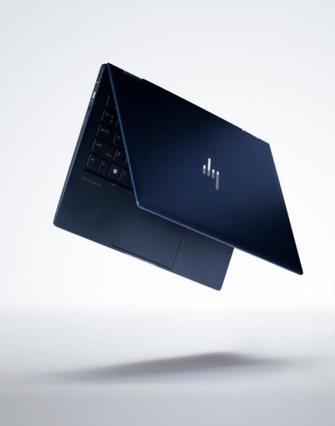 HP Elite Dragonfly flying