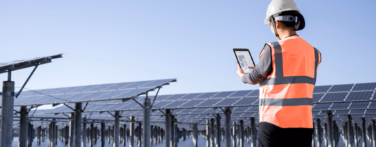 The Lenovo ThinkTab X11 in the field solar panel servicing